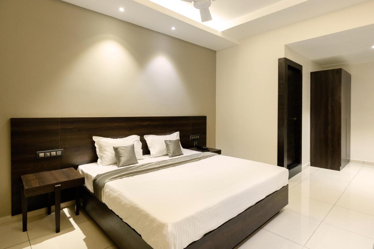 Hotel Paramount Suites & Service Apartments Mangalore Exterior foto